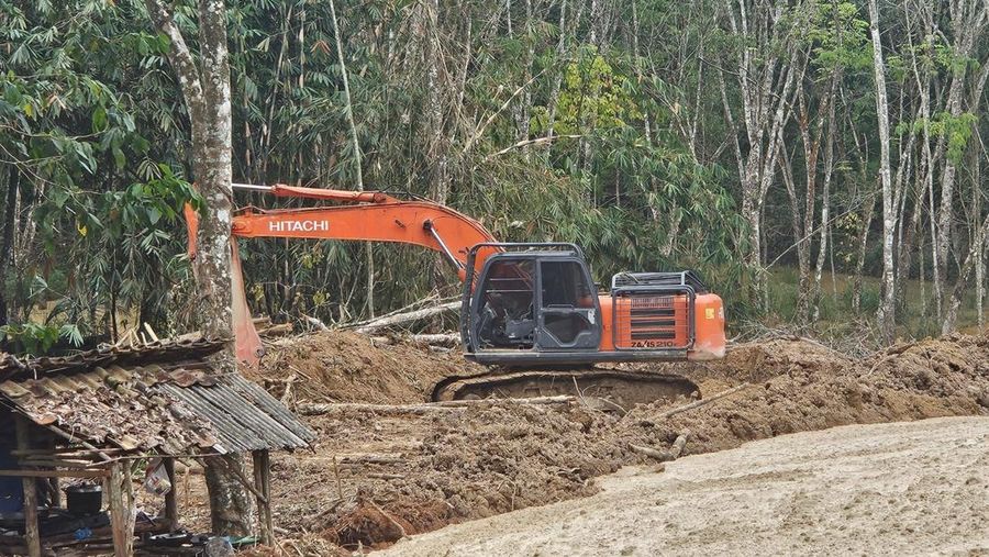 Polda Lampung melalui Direktorat Reserse Kriminal Khusus (Ditreskrimsus) berhasil membongkar praktik Penambangan Emas Tanpa Izin (PETI) atau illegal mining yang beroperasi di wilayah Kabupaten Way Kanan, Lampung. (Dok. Polda Lampung)