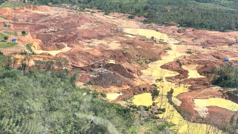 Polda Lampung melalui Direktorat Reserse Kriminal Khusus (Ditreskrimsus) berhasil membongkar praktik Penambangan Emas Tanpa Izin (PETI) atau illegal mining yang beroperasi di wilayah Kabupaten Way Kanan, Lampung. (Dok. Polda Lampung)