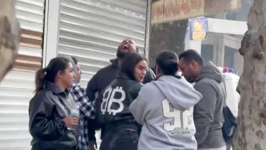 Rudal milik Amerika Serikat kembali menggempur sebuah sekolah di kota Khomeyn, Iran bagian tengah, Selasa (10/3/2026). (via REUTERS/Iranian Red Crescent Society)