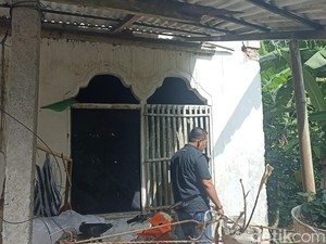 Nenek Penjual Kerupuk di Blitar Ditipu Uang Mainan Jualan Pagi-Malam