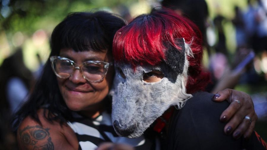 Remaja yang mengidentifikasi diri sebagai 