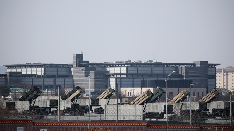 Sistem pertahanan rudal Patriot AS di pangkalan militer AS di Pyeongtaek, Korea Selatan, 10 Maret 2026. (REUTERS/Kim Hong-Ji)