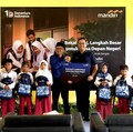 Peduli Pendidikan, Bank Mandiri Bagikan Ribuan Tas ke Anak di Lombok