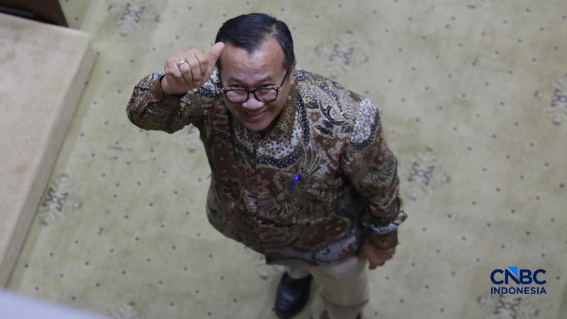 Komisi XI Dewan Perwakilan Rakyat (DPR) RI menyetujui lima nama untuk mengisi kekosongan pemimpin Otoritas Jasa Keuangan (OJK). Adapun posisi yang disetujui adalah Ketua, Wakil Ketua dan 3 Kepala Eksekutif OJK, Rabu (11/3/2026). (CNBC Indonesia/Muhammad Sabk)