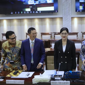 Ini Dia Wajah Baru Pemimpin Bos OJK yang Dipilih DPR