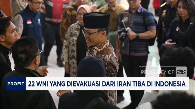 Video: Menlu Sambut 22 WNI Yang Dievakuasi Dari Iran