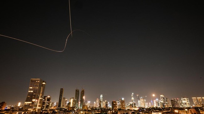 Konflik di Timur Tengah: Ancaman Perdagangan, Momentum Asuransi Ekspor