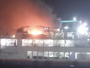 Detik-detik KMP Portlink VII Terbakar di Dermaga Ketapang Banyuwangi