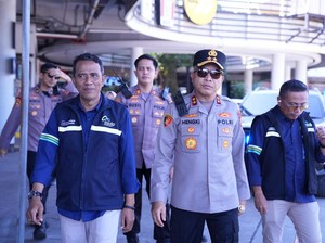 Mudik Lebaran 2026, Polda Banten Sekat Kendaraan di Cilegon Timur