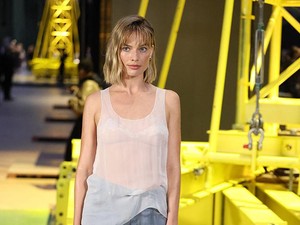 Saat Margot Robbie Ngaku Fans Titanic