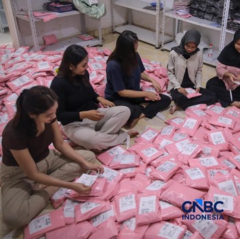 Penjual Hijab Kebanjiran Order Jelang Lebaran, Omzet Naik 3x Lipat