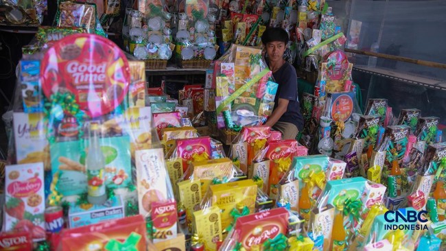 Pejabat Belanda Kritik Tradisi Lebaran di RI, Ngutang Demi Baju Baru