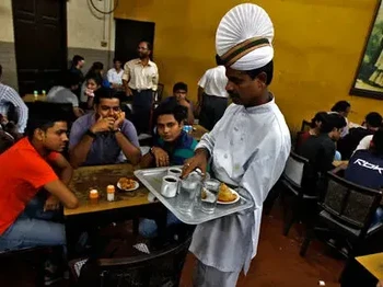 Perang Iran Terus Makan Korban, Bisnis Tetangga RI Terancam Bangkrut