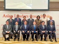 Kumpul Bareng Mantan Petinggi Dunia, Airlangga Bahas Isu Besar Ini