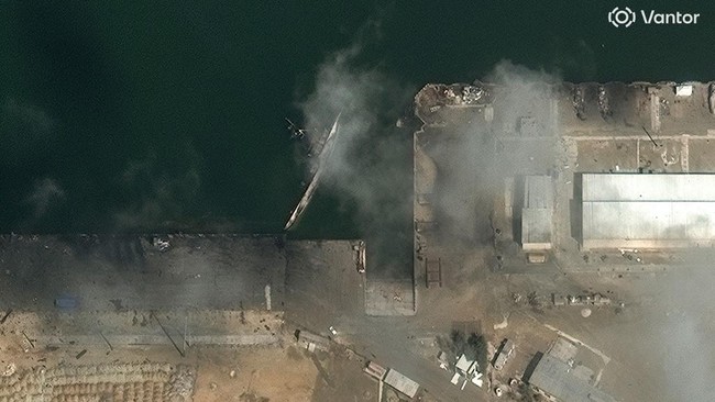 Penampakan Citra Satelit Pelabuhan Oman Usai Drone Serang Tangki BBM