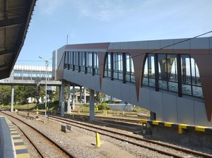Skybridge Stasiun Bandung Mulai Uji Coba, Akses KA Feeder Lebih Dekat