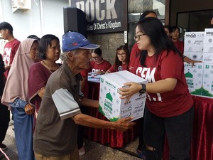 Jemaat Gereja Bethel Indonesia Tulungagung Bagikan 2.200 Parsel Lebaran