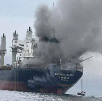 Potret Kapal Tetangga RI Terbakar Saat Melintasi Selat Hormuz