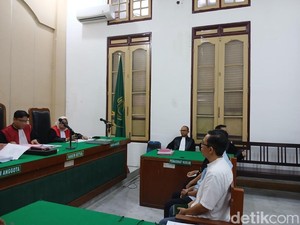 Eks Direktur Pelindo-PT DOK Didakwa Korupsi Pengadaan Kapal di PN Medan