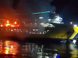KMP Portlink VII yang Terbakar di Ketapang Dievakuasi ke Dermaga Bulusan