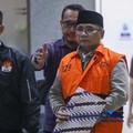 Penampakan Eks Menag Yaqut Pakai Rompi Oranye Saat Resmi Ditahan KPK