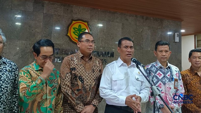 Amran Borong Alsintan Buatan Kampus RI, Ada Traktor-Dryer Jagung