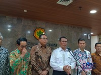 Amran Borong Alsintan Buatan Kampus RI, Ada Traktor-Dryer Jagung