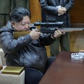 Pemimpin Korea Utara Kim Jong Un mengunjungi pabrik amunisi di Pyongyang, Korea Utara, dalam foto yang dirilis pada 12 Maret 2026 oleh Kantor Berita Pusat Korea (KCNA) resmi Korea Utara. (KCNA via REUTERS)