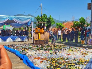 Tanpa Ampun! Stum Gilas Miras dan Knalpot Bising di Bandung
