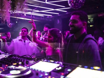 Geger, Warga Israel Malah Party di Bunker saat Diserang Iran