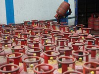 Pengusaha Minta Tarif Impor LPG Dinolkan, Bahan Baku Plastik Krisis?