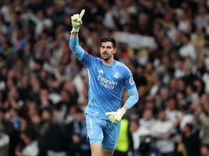 Courtois Tegaskan Ingin Pensiun di Real Madrid