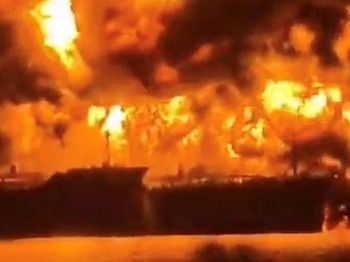 Detik-Detik Kapal Tanker Minyak Diserang Dekat Irak