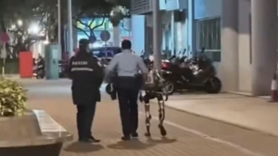 Aktivitas robot di ruang pubrik. (Tangkapan layar XCyberobo)