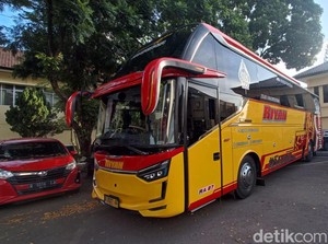 Diangkut Bus, Rombongan Bupati Cilacap Diperiksa KPK di Polresta Banyumas
