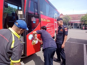 Pastikan Laik Jalan, Dishub Buleleng Ramp Check Angkutan Lebaran 2026