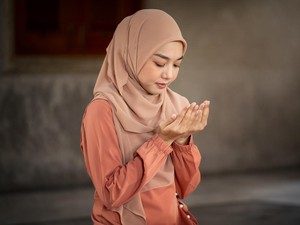Doa Ulang Tahun Islami selain Barakallah Fii Umrik, Lengkap Arab dan Artinya