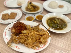 Legenda Tiga Ayam: Ayam Goreng Pejantan dan Ayam Stim Kampung yang Raos di Bandung