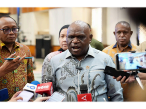 Menteri HAM Pigai Kecam Penyiraman Air Keras ke Aktivis KontraS