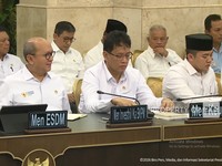 Video: Prabowo Pimpin Sidang Kabinet Bahas Mudik - Perang Iran