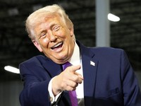 Trump Makin Gila, Mau Serang Fasilitas Minyak Iran-Kepung Selat Hormuz