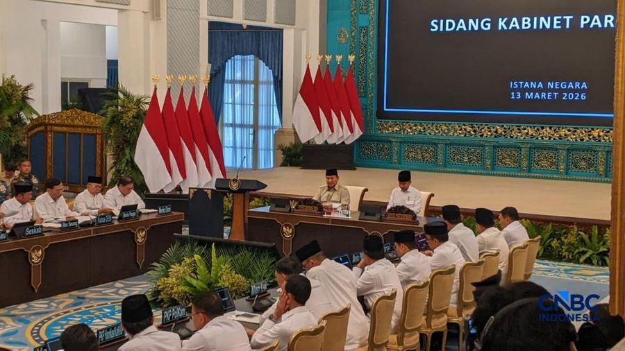 Presiden Prabowo Subianto memimpin sidang kabinet Paripurna di Istana Merdeka, Jakarta, Jumat (13/3/2026). (CNBC Indonesia/Emir Yanwardhana)