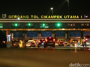 Tol Jakarta-Cikampek Mulai Padat Malam Ini, Contraflow Diterapkan
