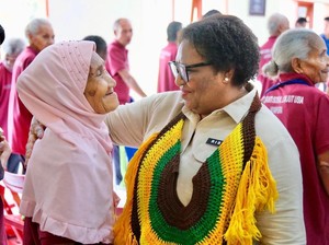 Wamendagri Kunjungi Panti Jompo di Jayapura, Serap Aspirasi Para Penghuni