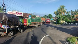 Antrean Pemudik ke Pelabuhan Gilimanuk Capai 25 Km, Truk Sumbu 3 Masih Melintas