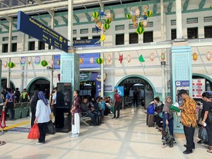 Video: Stasiun Pasar Senen Dipadati 18.171 Pemudik Jelang Lebaran 2026
