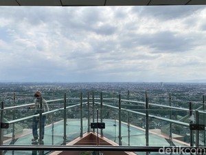 Sensasi Jalan di Atas Langit! Pengalaman Menginap Unik di Trans Hotel Jakarta