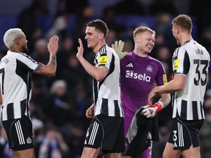 Newcastle Buka Puasa di Stamford Bridge