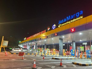 Puluhan Ribu Mobil Pemudik Tujuan Semarang-Solo Lintasi GT Kalikangkung
