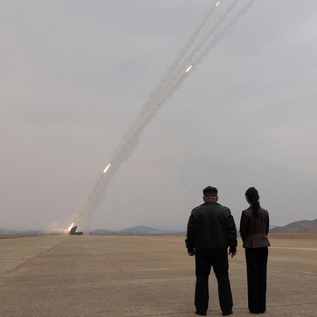 Kim Jong Un Ajak Sang Putri Lihat Peluncuran Rudal 'Monster' Korut